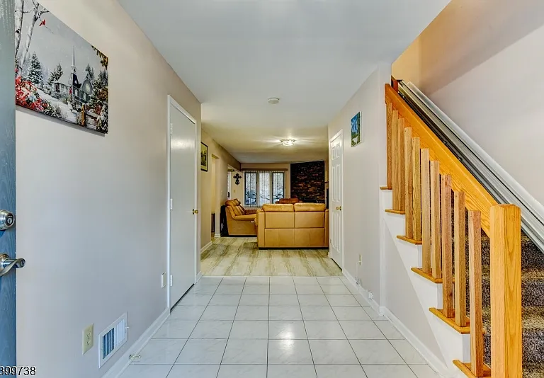 6 Hansen Pl #6 — Photo 4
