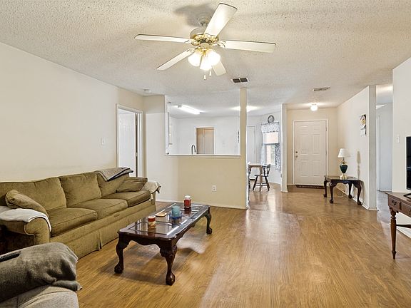 4th image of 222 Idlewyld Dr