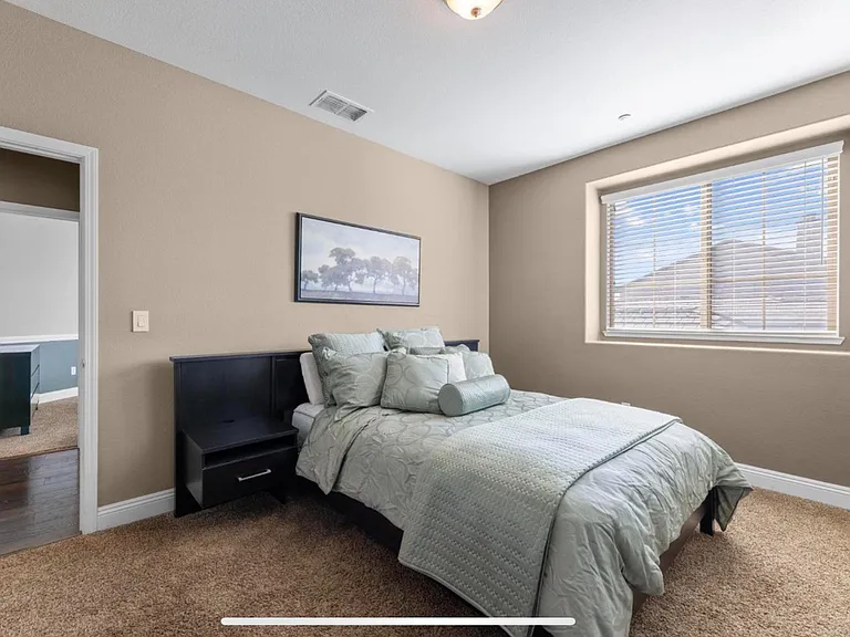 701 Rolling Green Dr — Photo 13