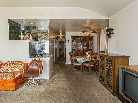 5th image of 10417 Avenue