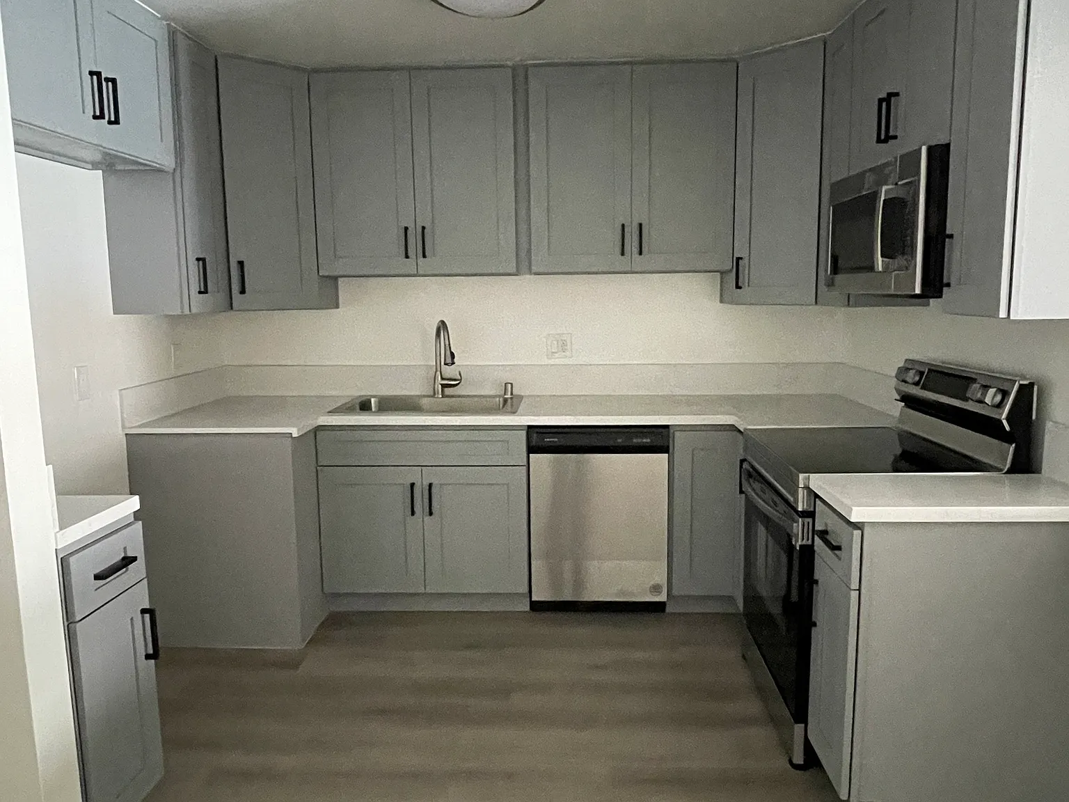 1 bed, 850 sqft, $2,100 — Photo 4