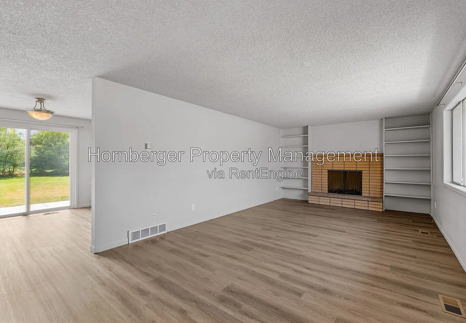 3 bed, 1.5 bath, 1824 sqft, $2,000 — Photo 3