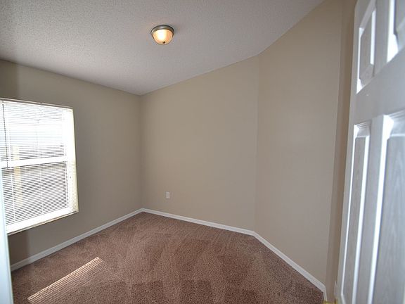 5th image of 1304 Coventry Ct