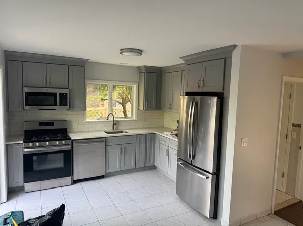 20 Iroquois Rd Floor 1, Yonkers, NY 10710