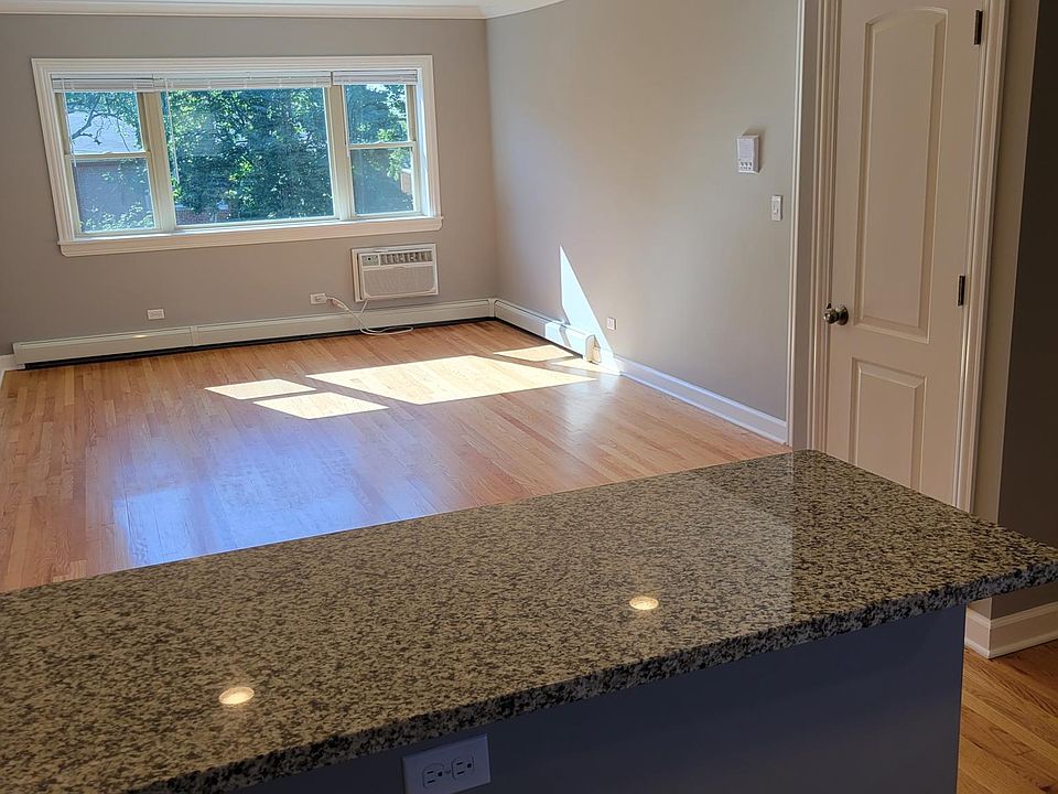 1st image of 2425 W Bryn Mawr Ave