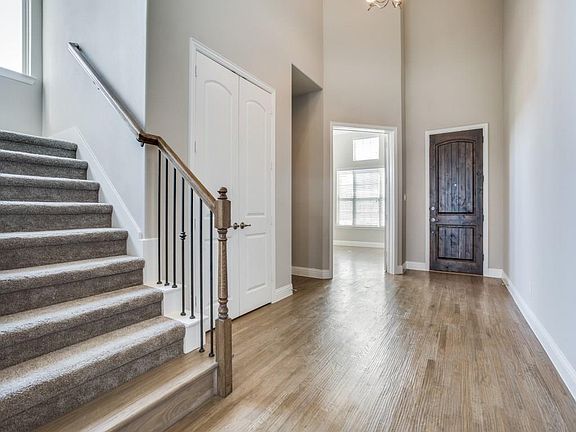3rd image of 5209 Canary Pl
