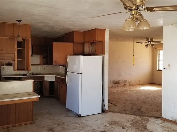 5th image of 301 E Texas St