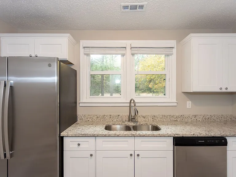 435 McCleary Ln — Photo 13