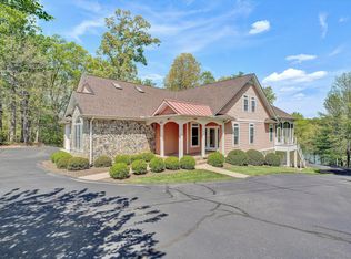250 Deerwood Dr, Huddleston, VA 24104