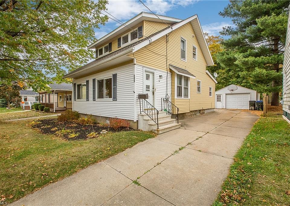 1st image of 2585 6th St