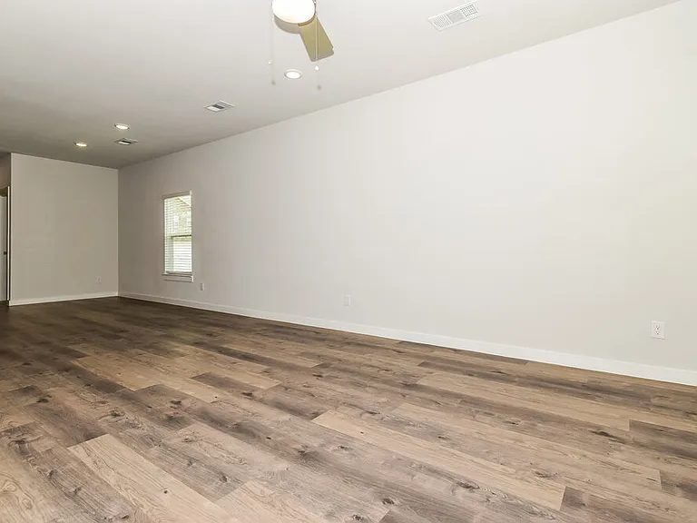 819 Brilliance Dr — Photo 6