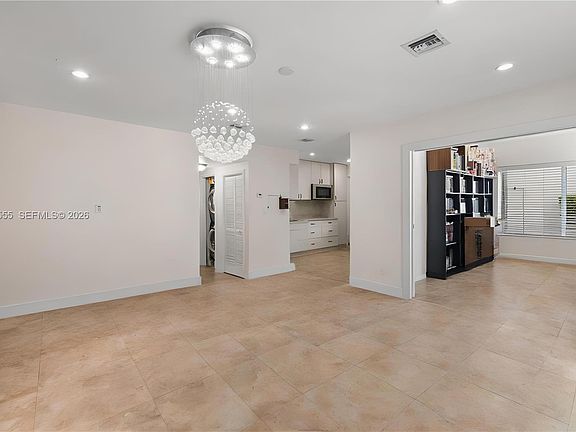 3rd image of 1601 Bay Rd APT 4