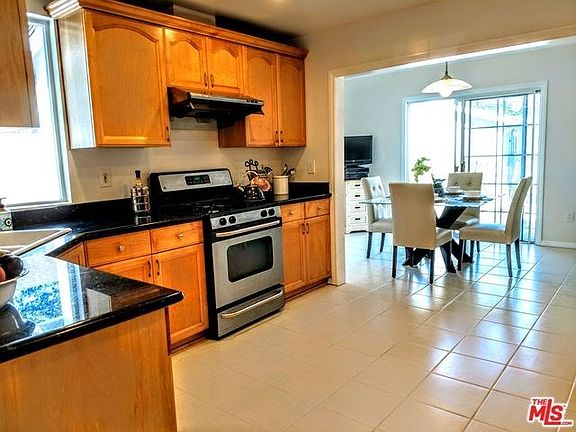 Open Space Kitchen & Dining Area