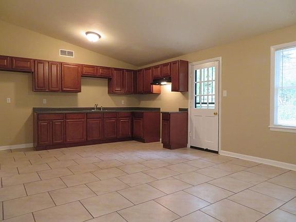 3rd image of 3082 Brookdale St