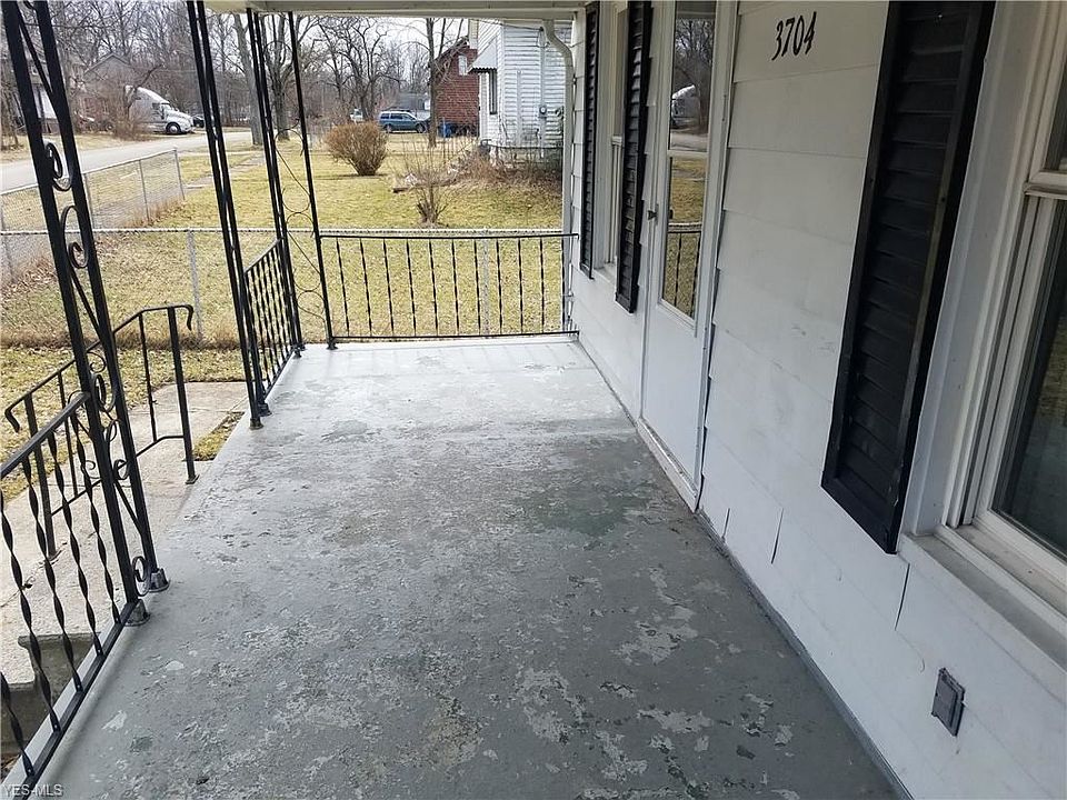 1st image of 3704 Dallas Ave
