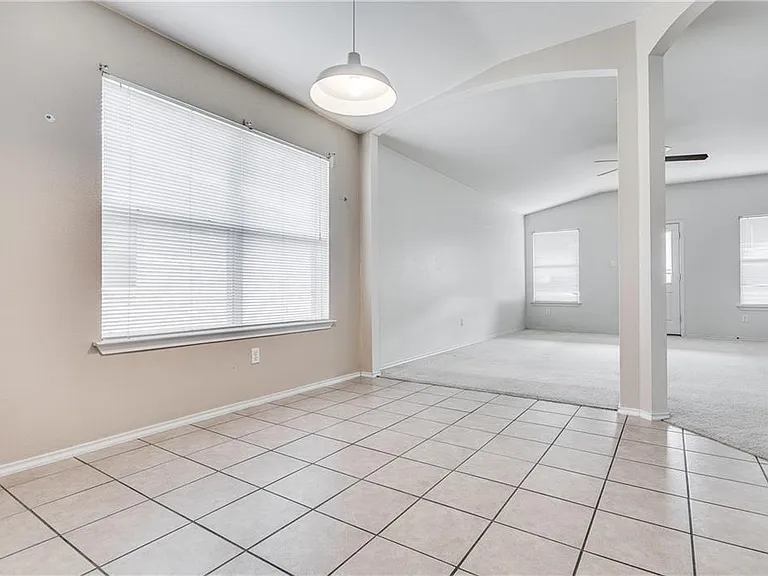 602 Golden Gate Dr — Photo 5