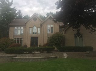3734 Merriweather Ln, Rochester Hills, MI 48306