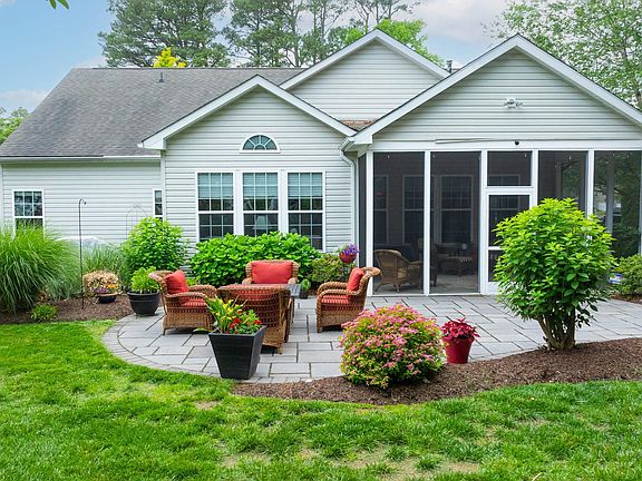 5th image of 34083 Treadwell Cir