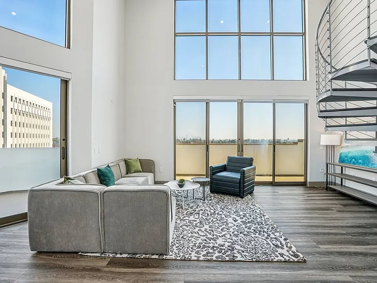 5100 Wilshire Blvd — Photo 106