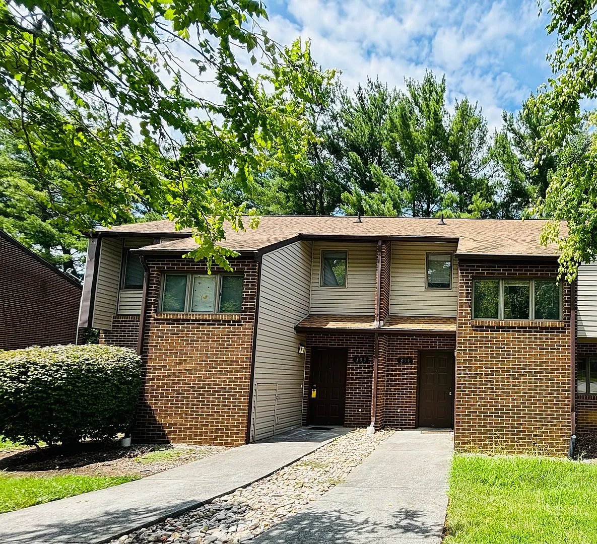 3 Bedroom 2.5 Bath Townhouse — Photo 1