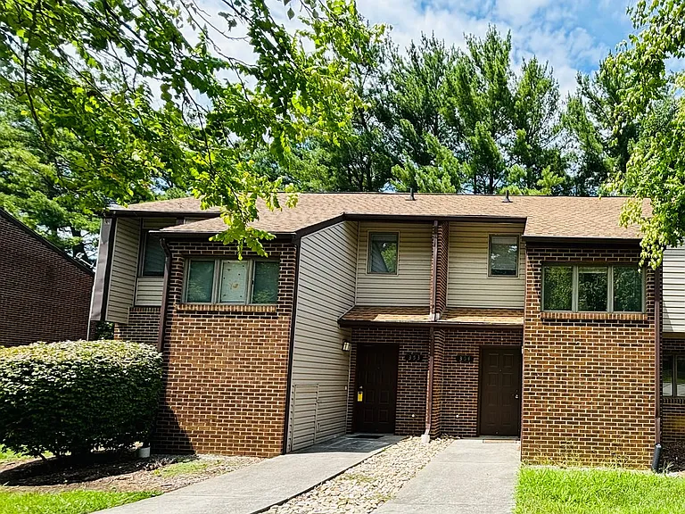 354 Shenandoah Cir — Photo 1
