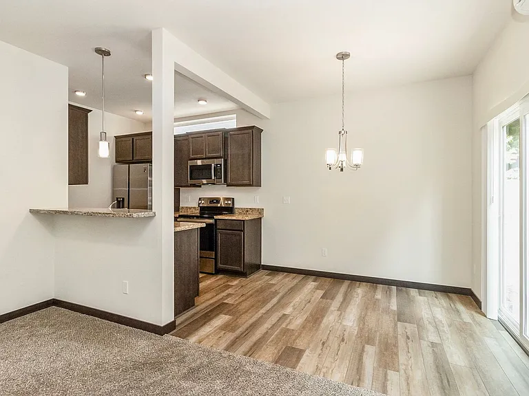 323 Penny Ave — Photo 9