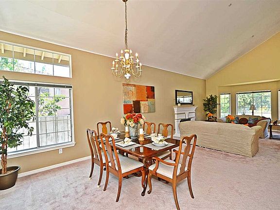 5th image of 436 Sheridan Cir