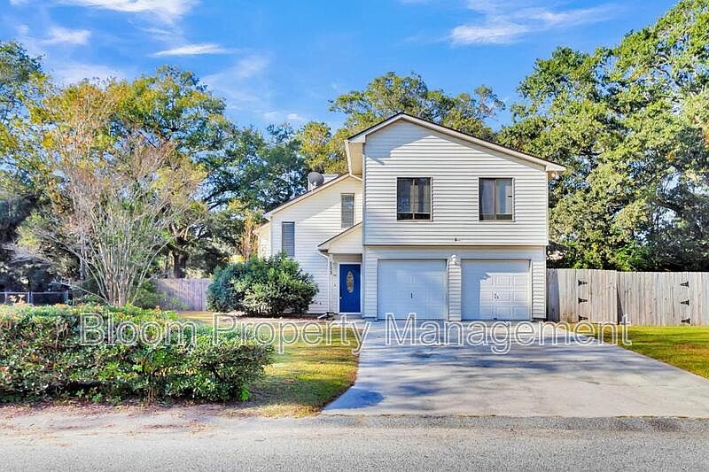 1st image of 111 Cottonwood Dr