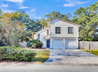 111 Cottonwood Dr, Summerville, SC 29483