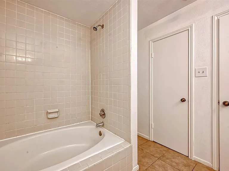 8299 Cambridge St #1705 — Photo 24