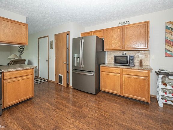 4th image of 6652 Pilot Knob Ave NE