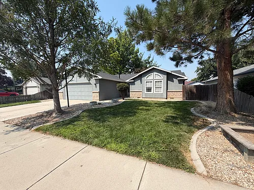 414 E Addeson St Photo 1