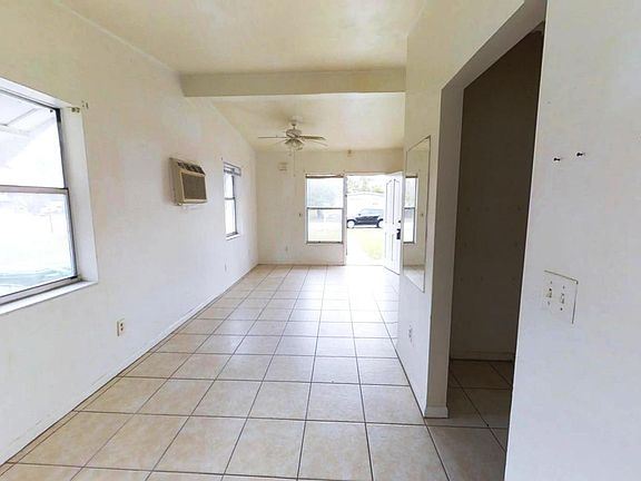 3rd image of 1441 Covewood Ave