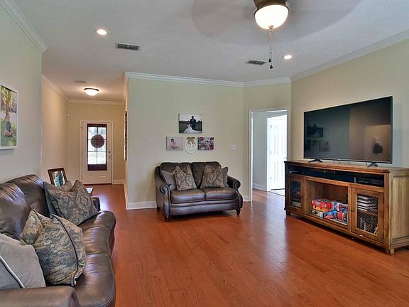 5th image of 131 Attwater Ct