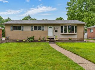 8767 Headley Dr, Sterling Heights, MI