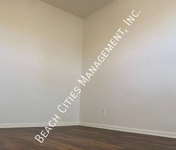 945 E Carson St — Photo 19