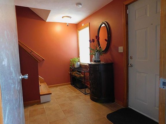 3rd image of 15 Twin Brooks Cir