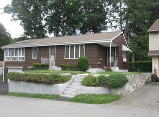 8 Westwood Rd, Webster, MA 01570