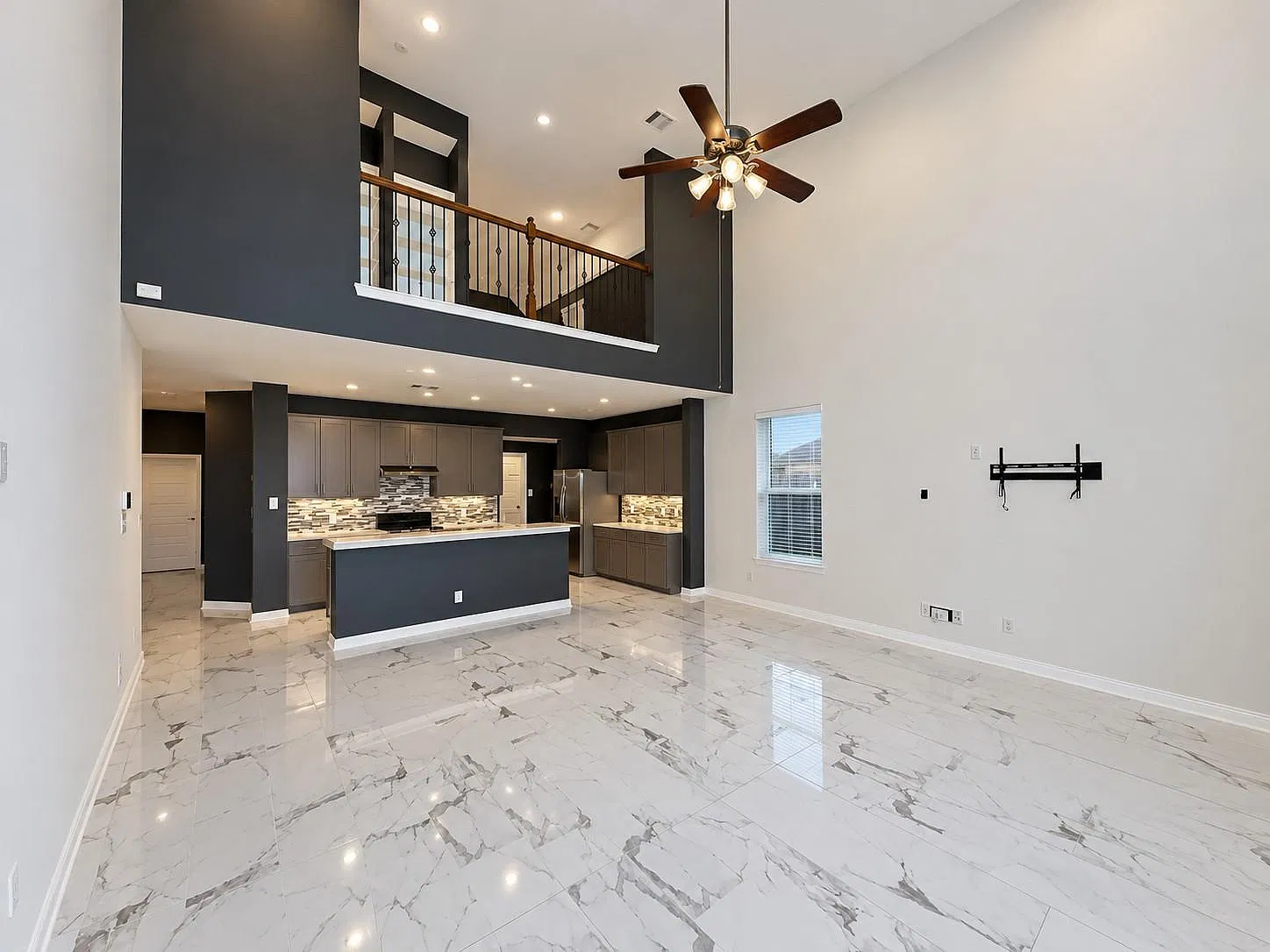5 bed, 3.5 bath, 2787 sqft, $2,500 — Photo 4