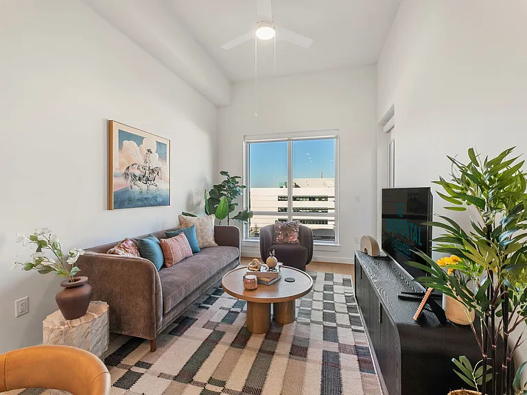The Continental Residences — Photo 4