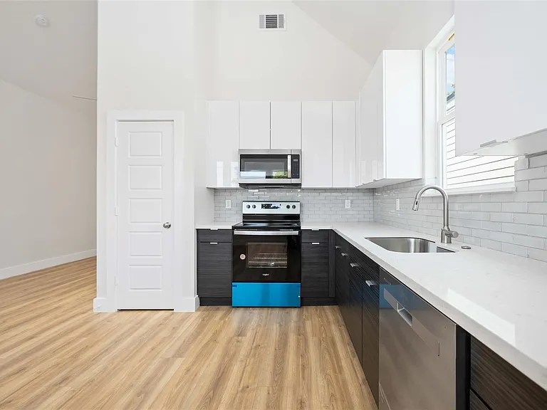 7614 Avenue L — Photo 12