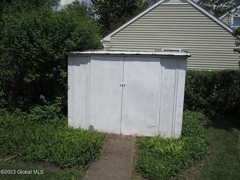 4th image of 115 Sycamore Lane