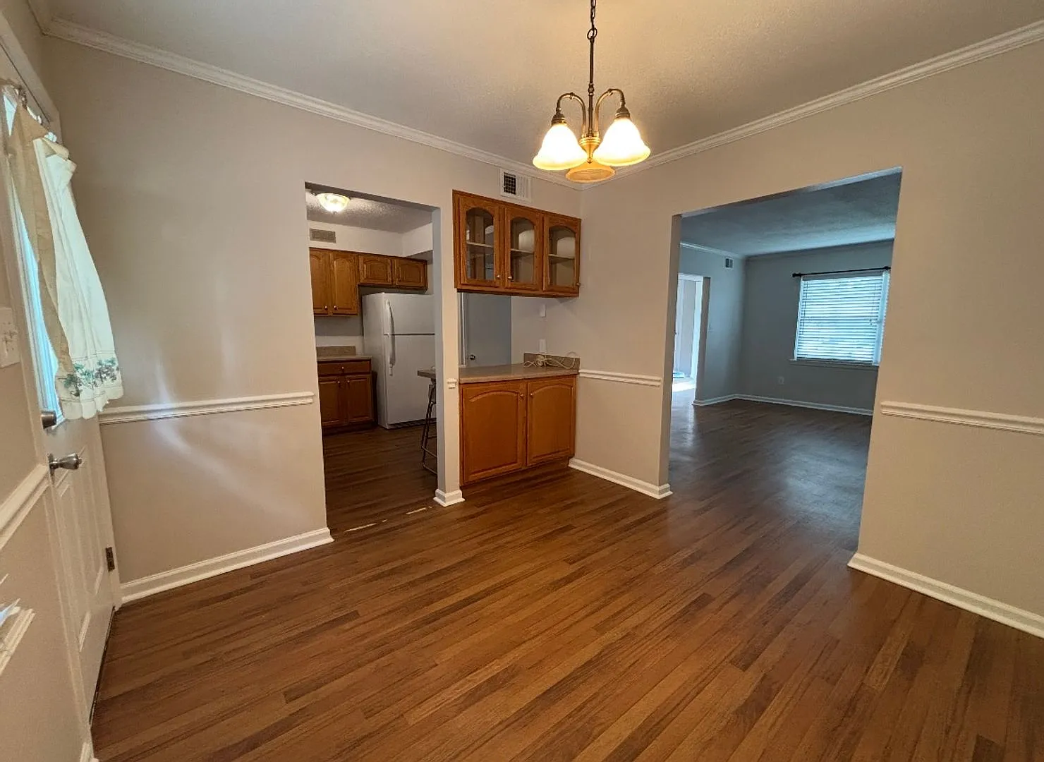 Spacious 2-bedroom, 2.5-bathroom condo in Chapel Watch — Photo 4
