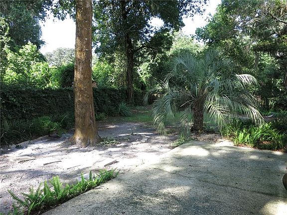 5th image of 1404 Plantation Oaks Ln