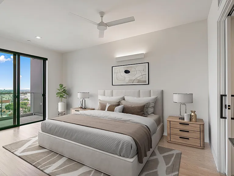 Venue Residences — Photo 61