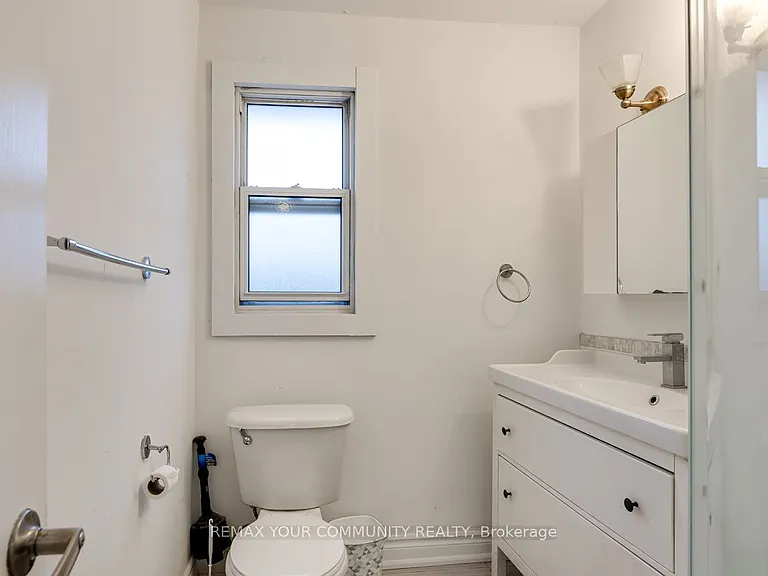 240 Markham Rd #MAIN FLOOR — Photo 13