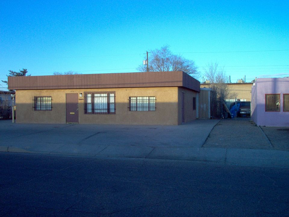 2nd image of 213 Dallas St NE