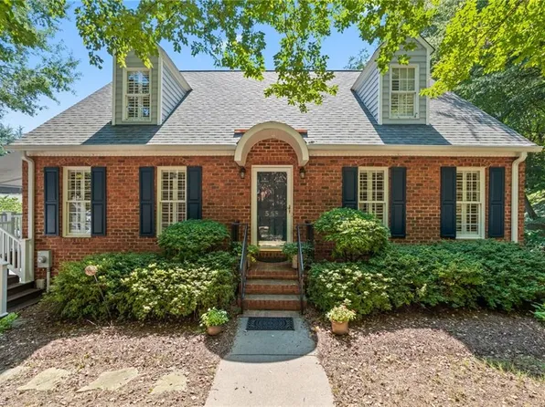 518 Tanners Park Ct, Winston Salem, NC 27101