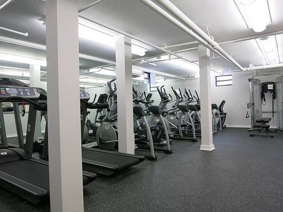 4th image of 20-52 24th St #3A