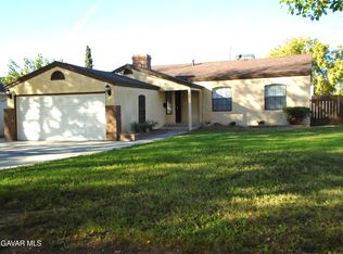 1423 W Jenner St, Lancaster, CA 93534
